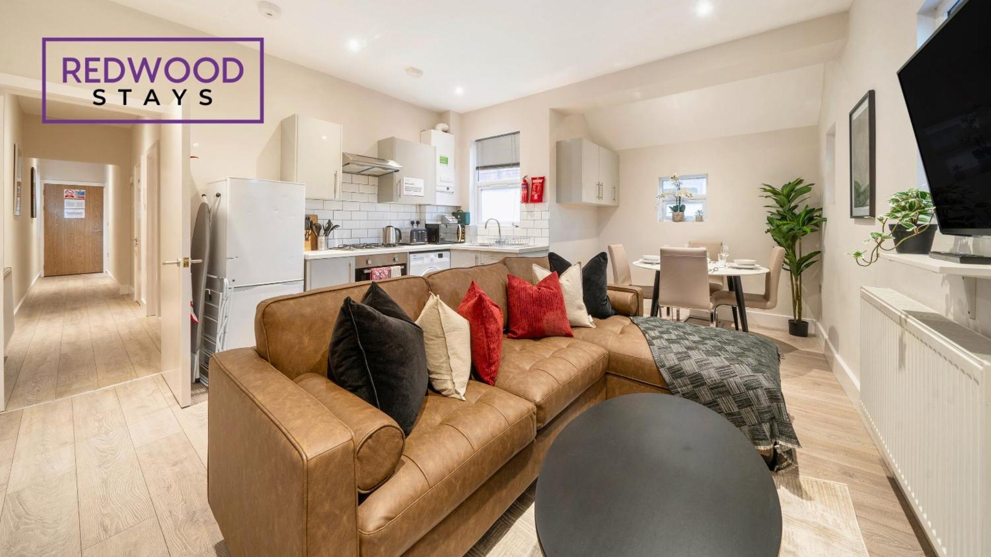 Newly Refurbished Everest Lodge Serviced Apartments For Contractors & Families, Free Wifi & Netflix By Redwood Stays Farnborough  Dış mekan fotoğraf