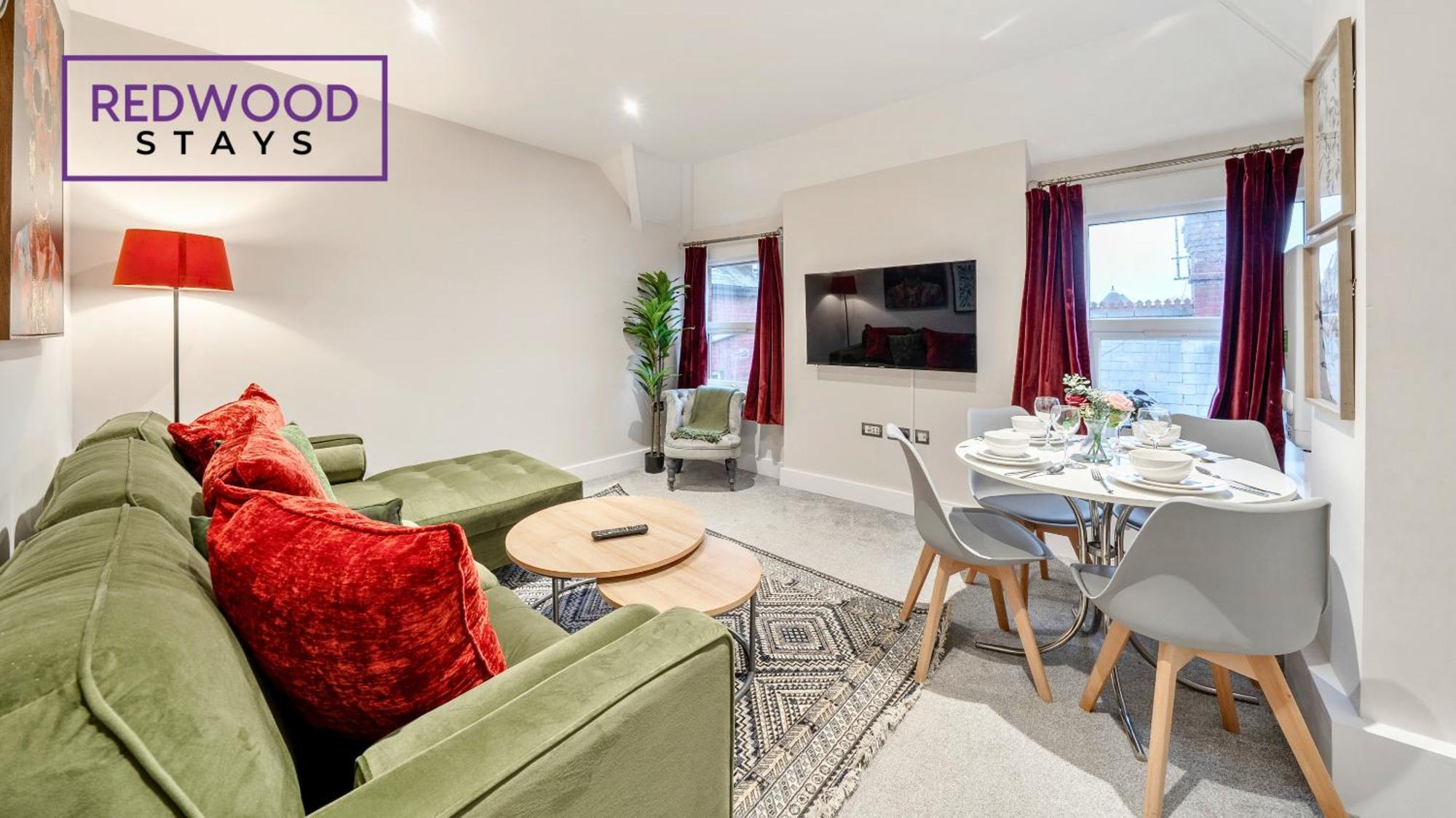 Newly Refurbished Everest Lodge Serviced Apartments For Contractors & Families, Free Wifi & Netflix By Redwood Stays Farnborough  Dış mekan fotoğraf