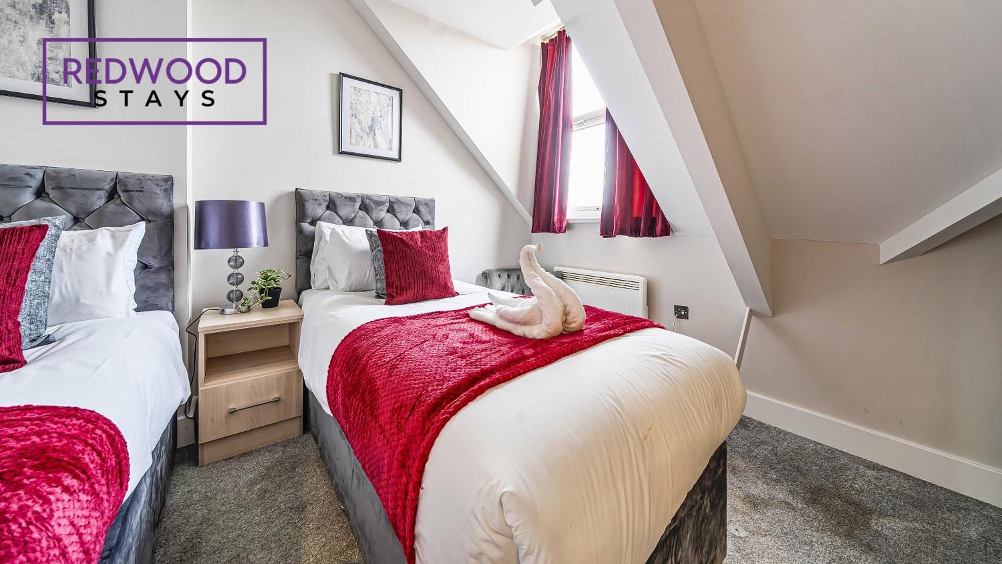 Newly Refurbished Everest Lodge Serviced Apartments For Contractors & Families, Free Wifi & Netflix By Redwood Stays Farnborough  Dış mekan fotoğraf