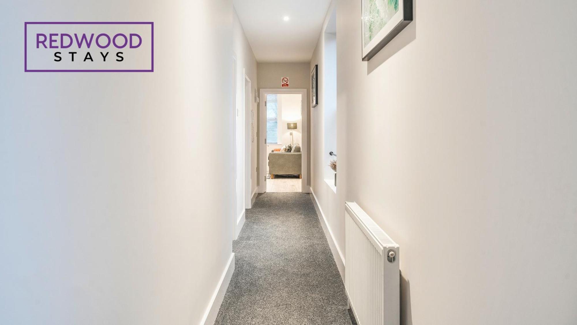 Newly Refurbished Everest Lodge Serviced Apartments For Contractors & Families, Free Wifi & Netflix By Redwood Stays Farnborough  Dış mekan fotoğraf